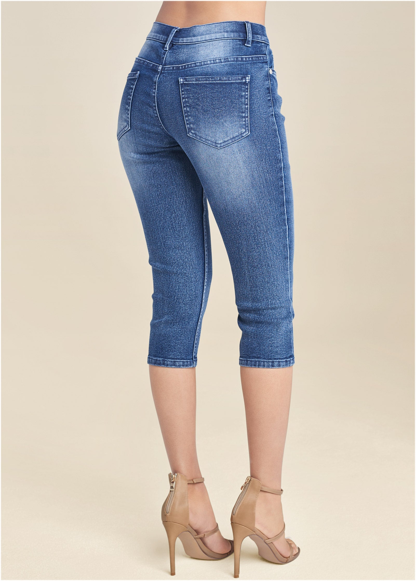 Cindy Capri Jeans - Medium Wash