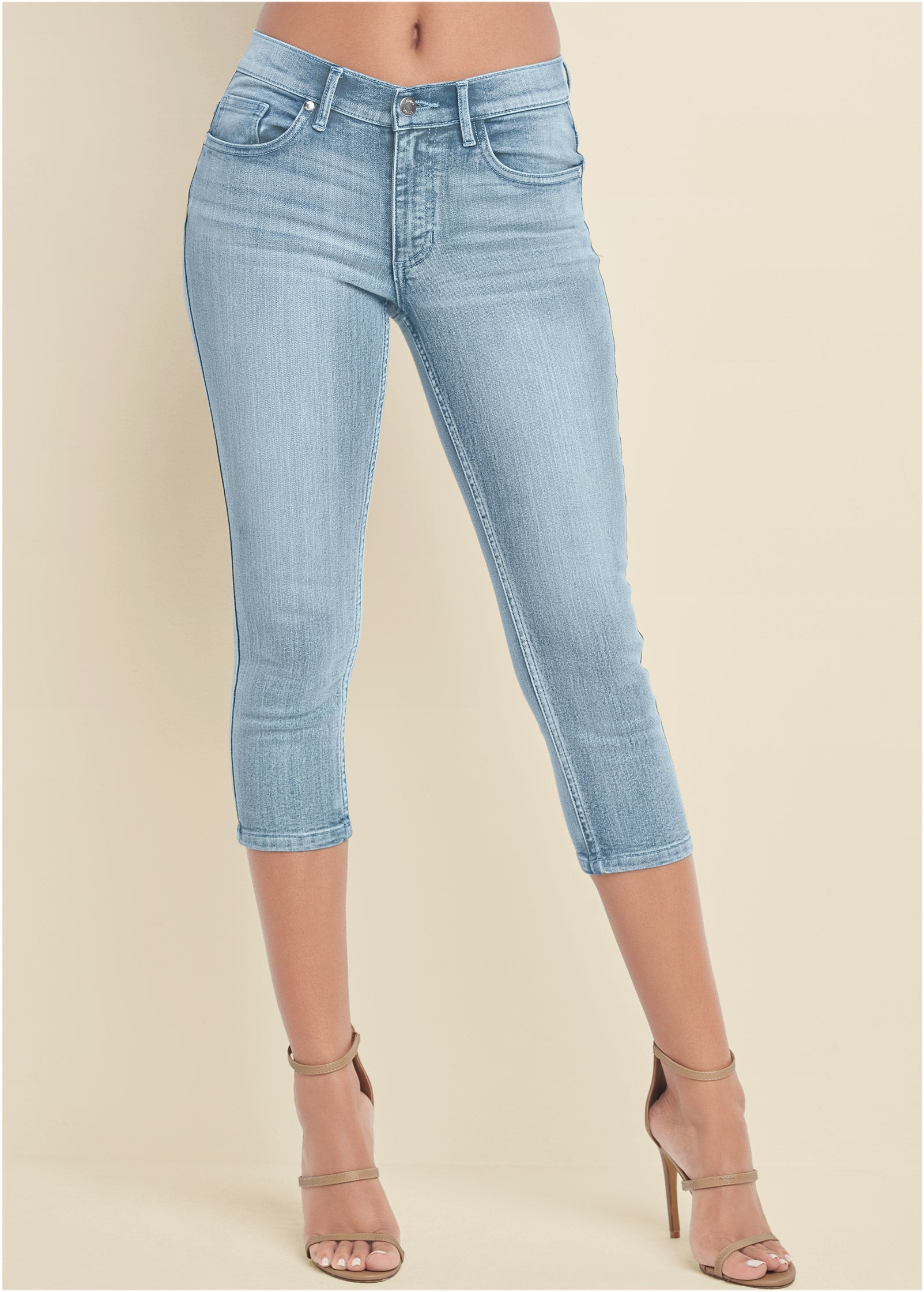 Cindy Capri Jeans - Light Wash