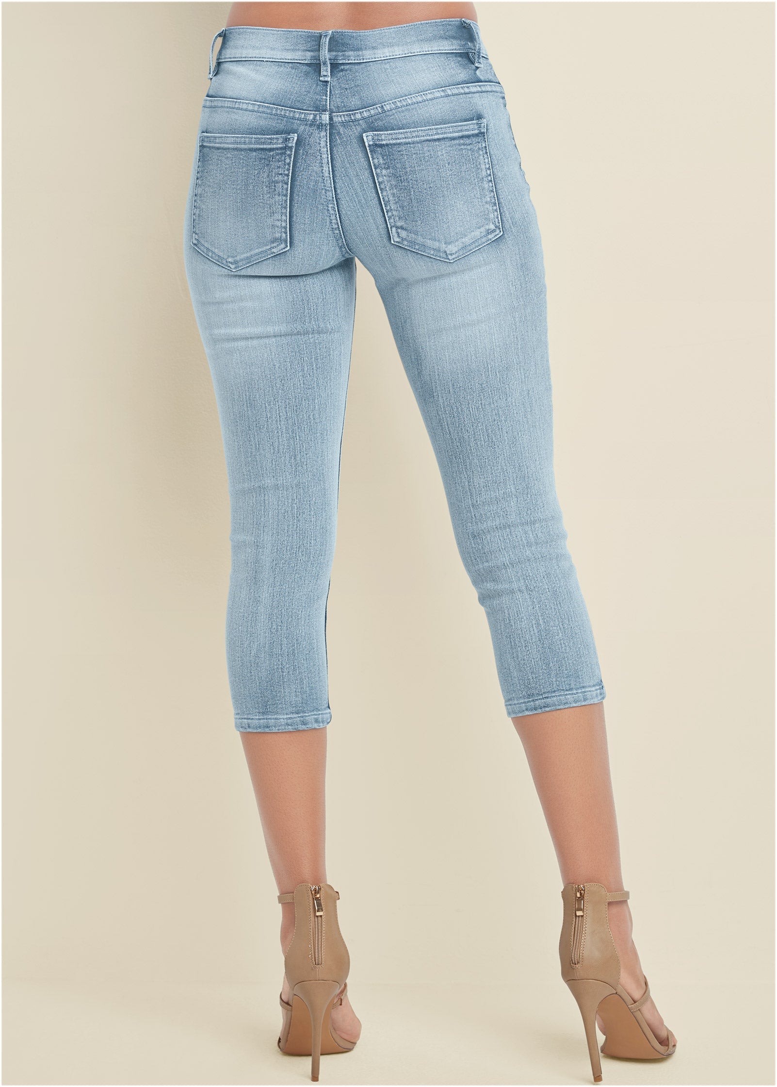 Cindy Capri Jeans - Light Wash