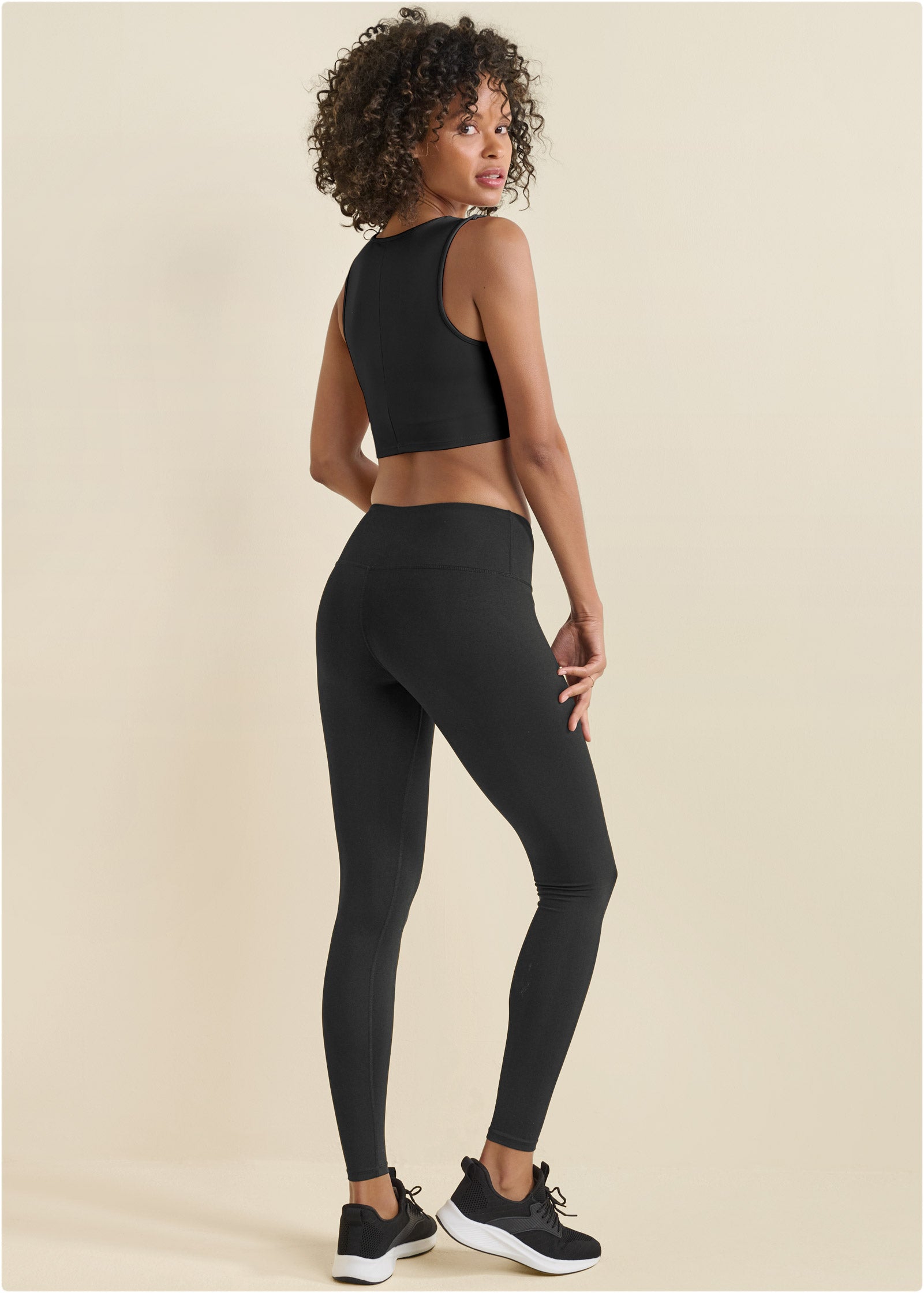 Ruched Cropped Sports Top - Black