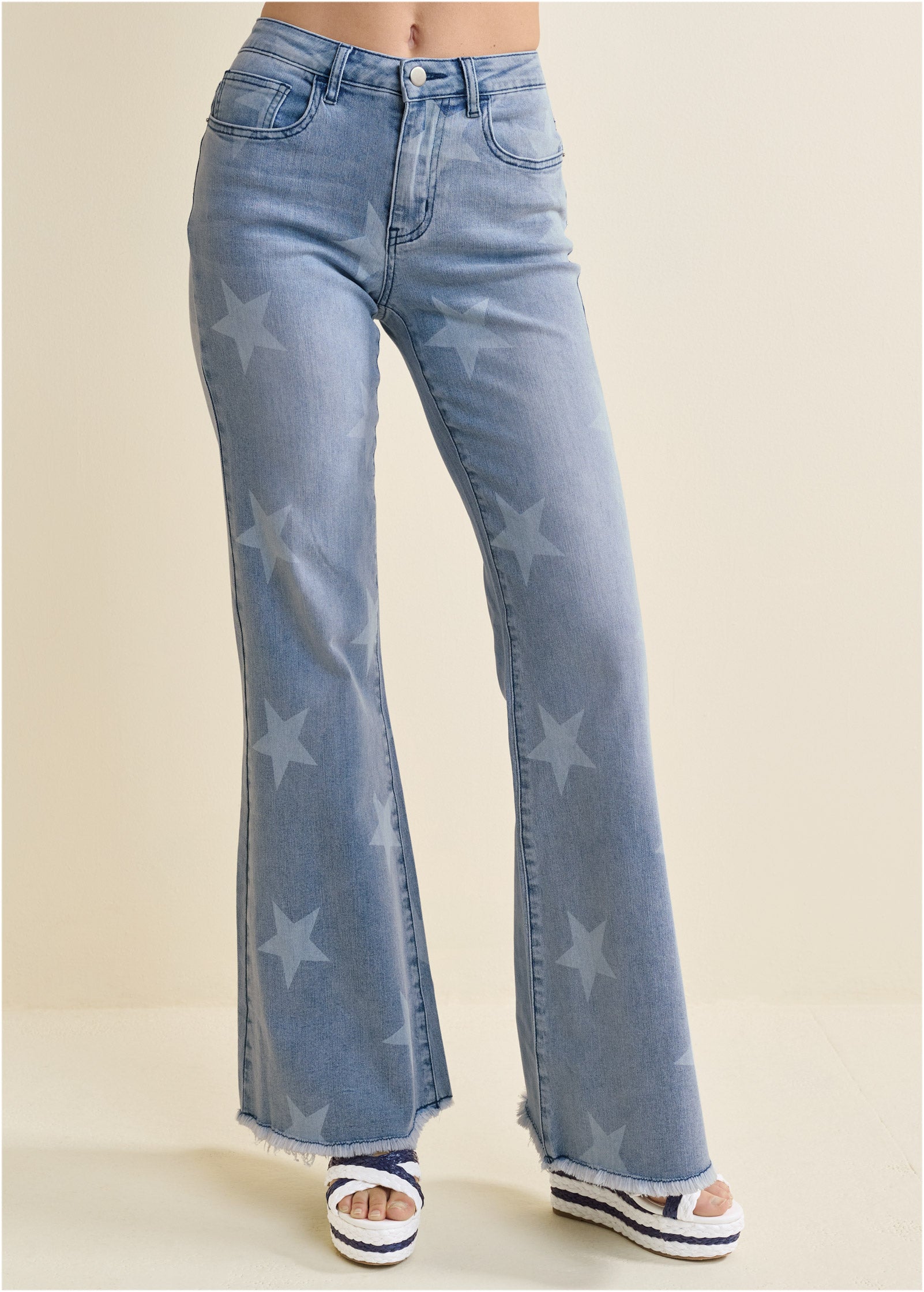 Mid-Rise Star Flare Jeans - Light Wash