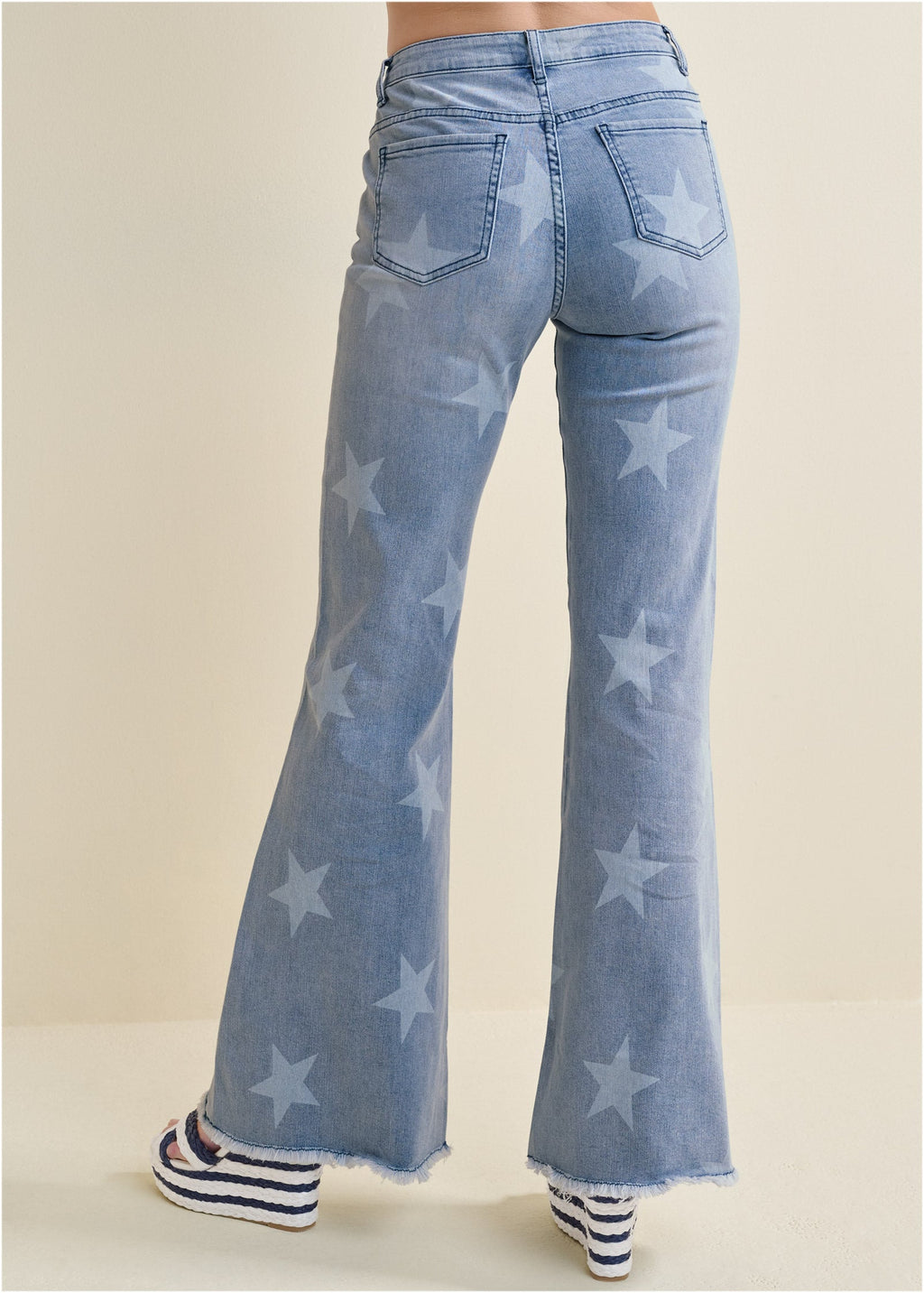 Mid-Rise Star Flare Jeans - Light Wash