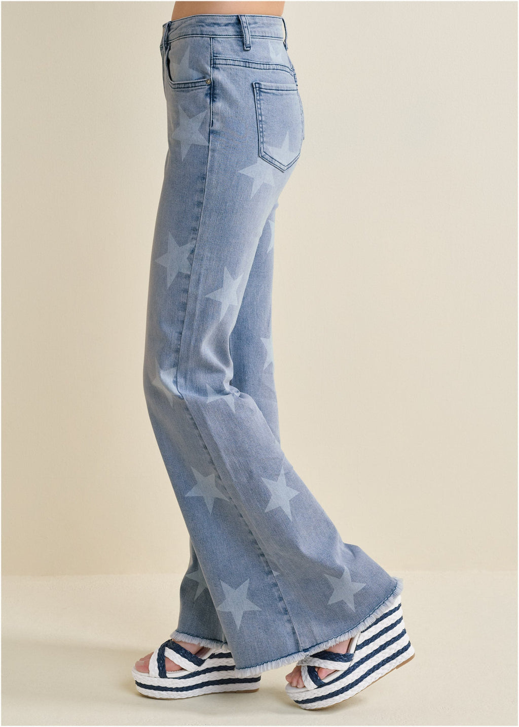 Mid-Rise Star Flare Jeans - Light Wash
