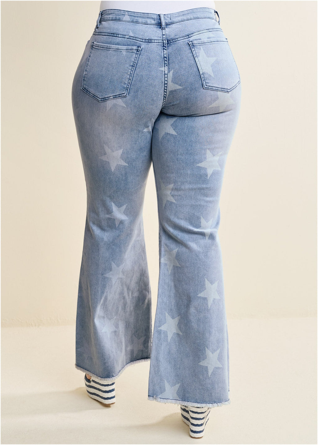 Mid-Rise Star Flare Jeans - Light Wash