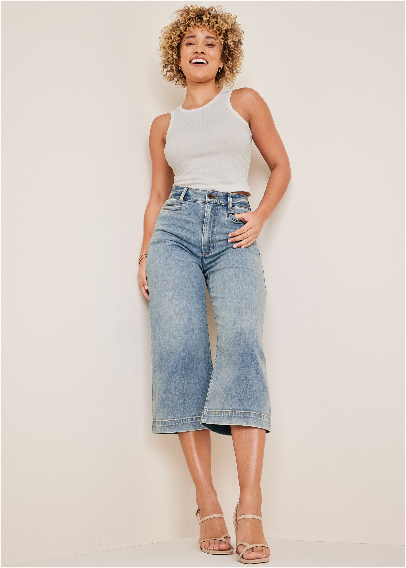 Sophia Wide Leg Crop Jeans - Light Wash