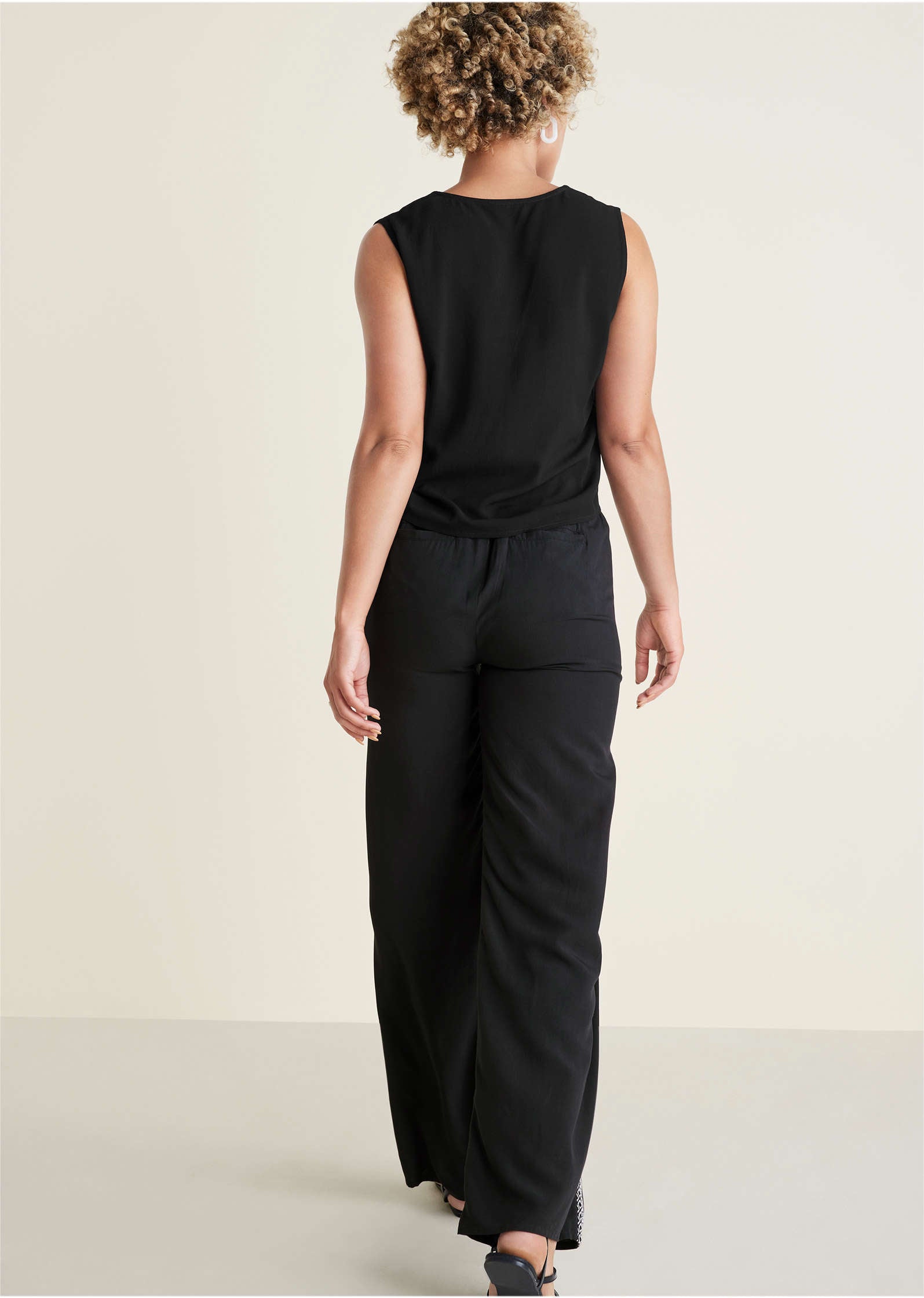 Embroidered Floral Tank - Jet Black