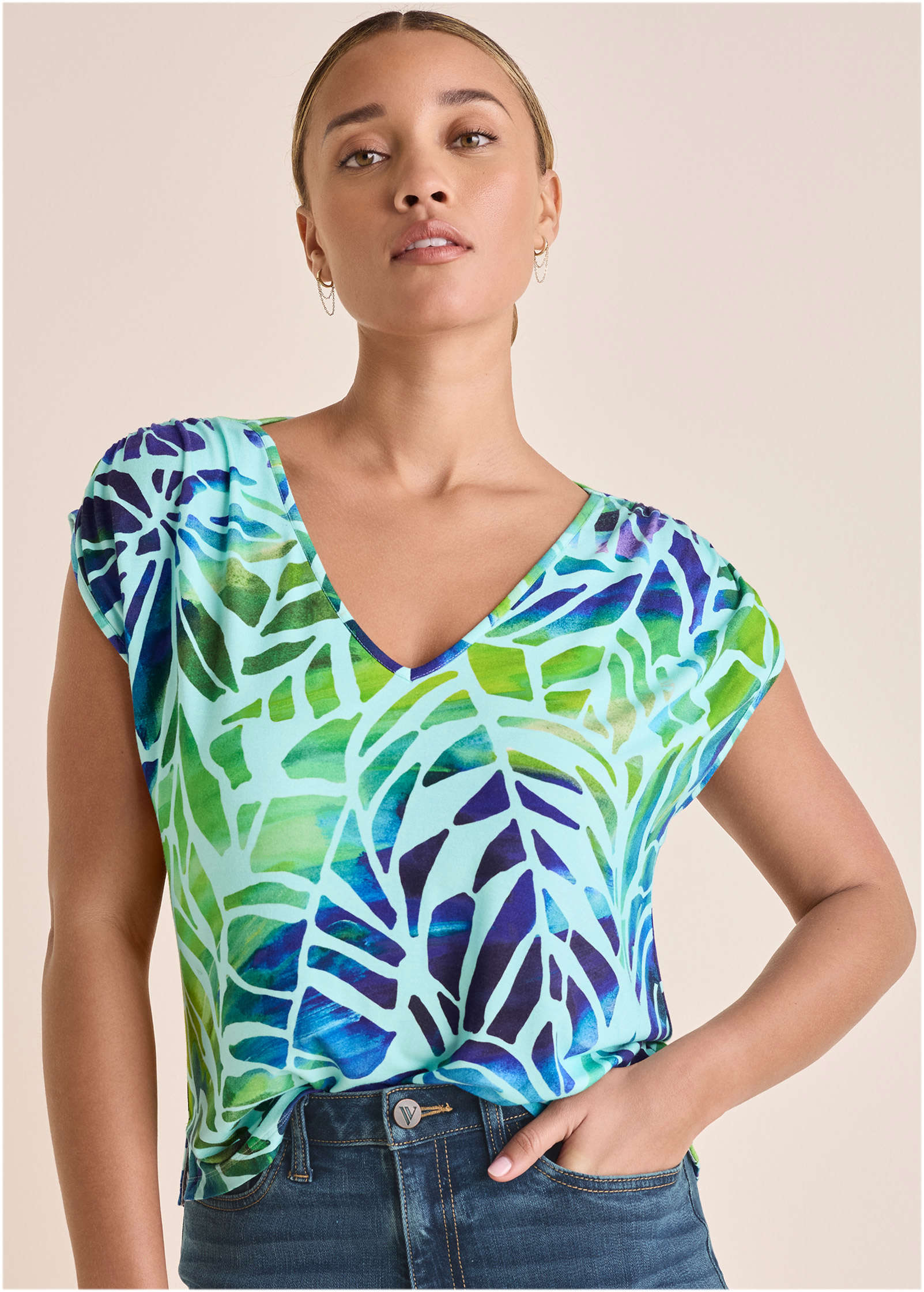 Drapey V-Neck Tee - Ombre Block Leaves